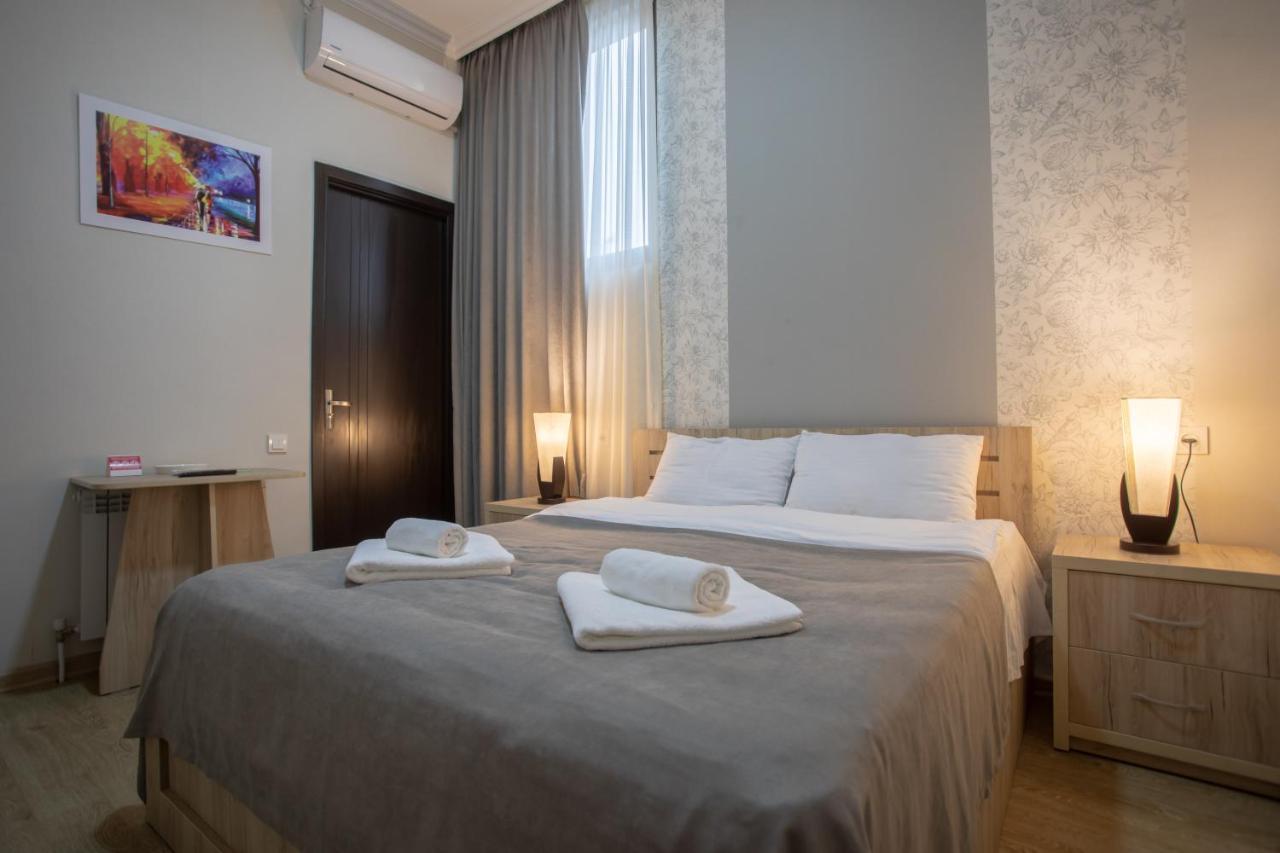 Peradia Hotel Kutaisi Exterior photo